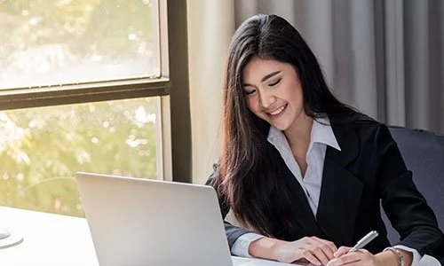 asian woman studying