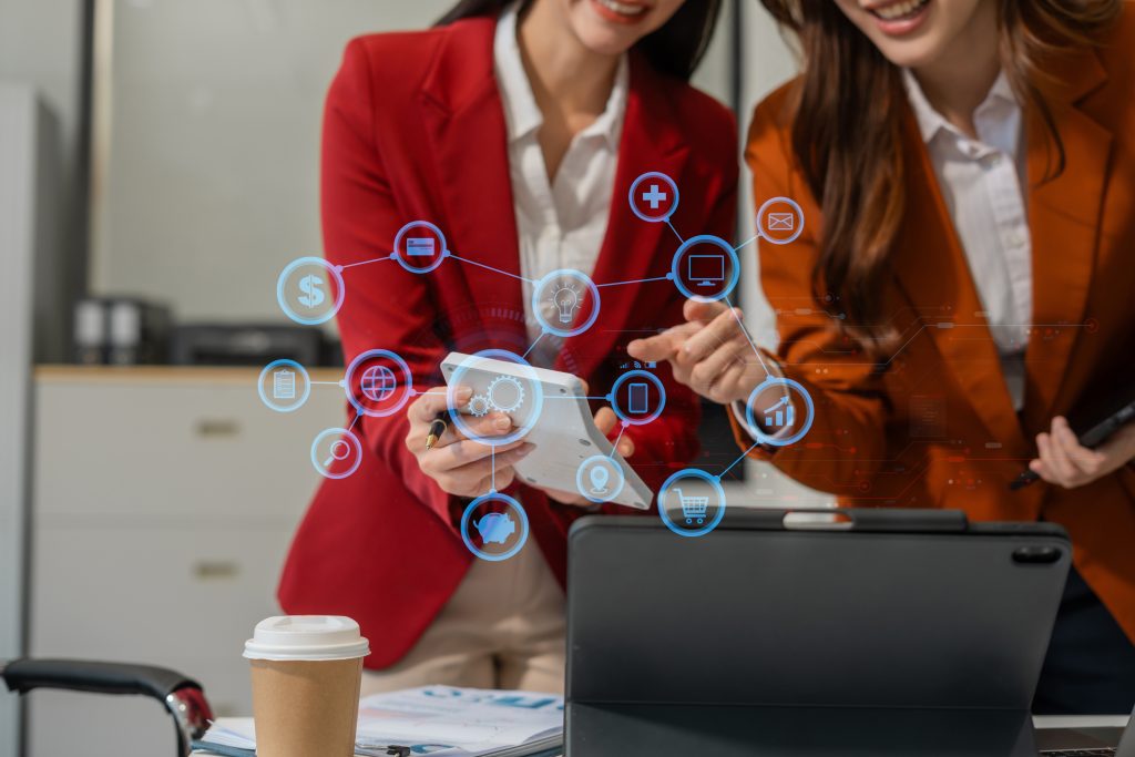 two project managers working together